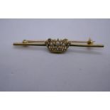 14ct yellow gold sweetheart brooch with a crown inset with seed pearls, marked 14ct, 5cm, 3g approx