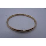 9ct yellow gold bangle, marked 375, 6cm diam, 6.4g