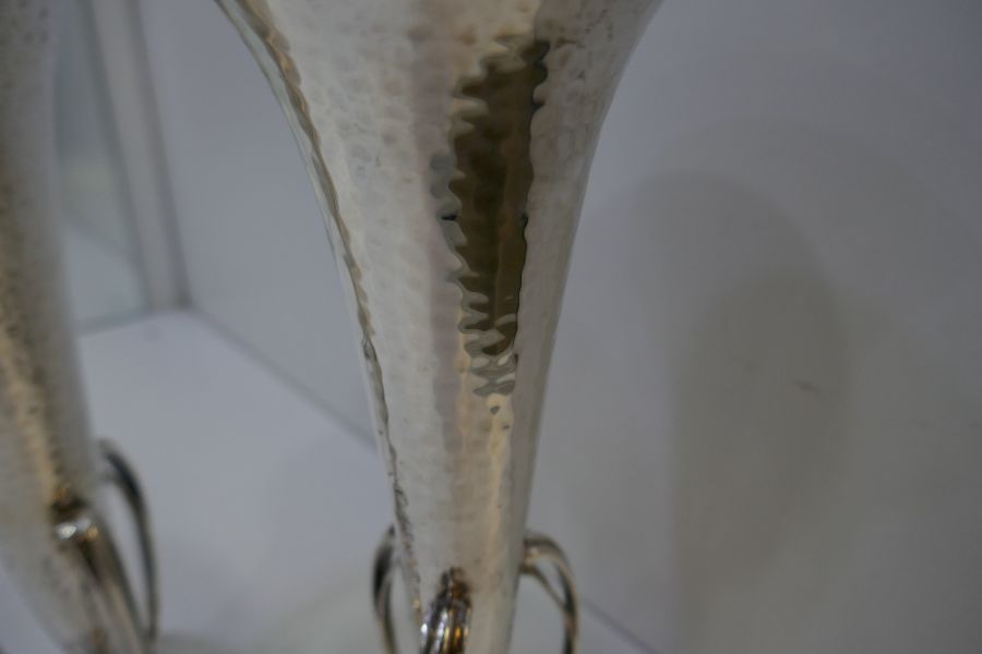 A pair of silver hammered vases in the Arts and Crafts style. Attractive items, with three handles h - Image 3 of 6