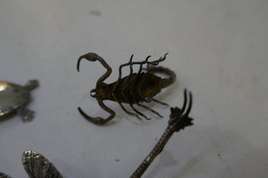 An interesting lot of nice items of five white metal insects and animals to include a dragonfly, tur - Image 4 of 4