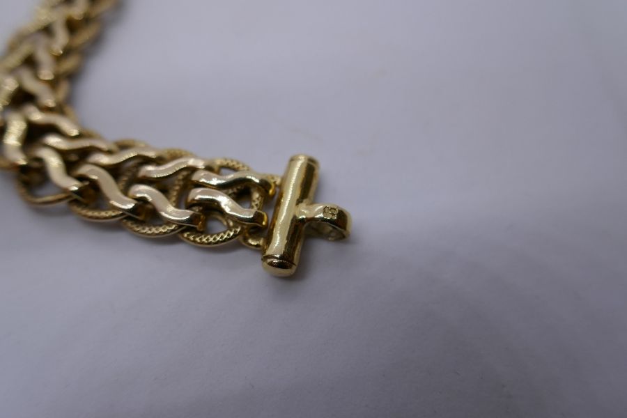 Unusual design 9ct yellow gold neckchain, approx 50cm and 1cm width, with a Spring ring clasp, marke - Image 8 of 8