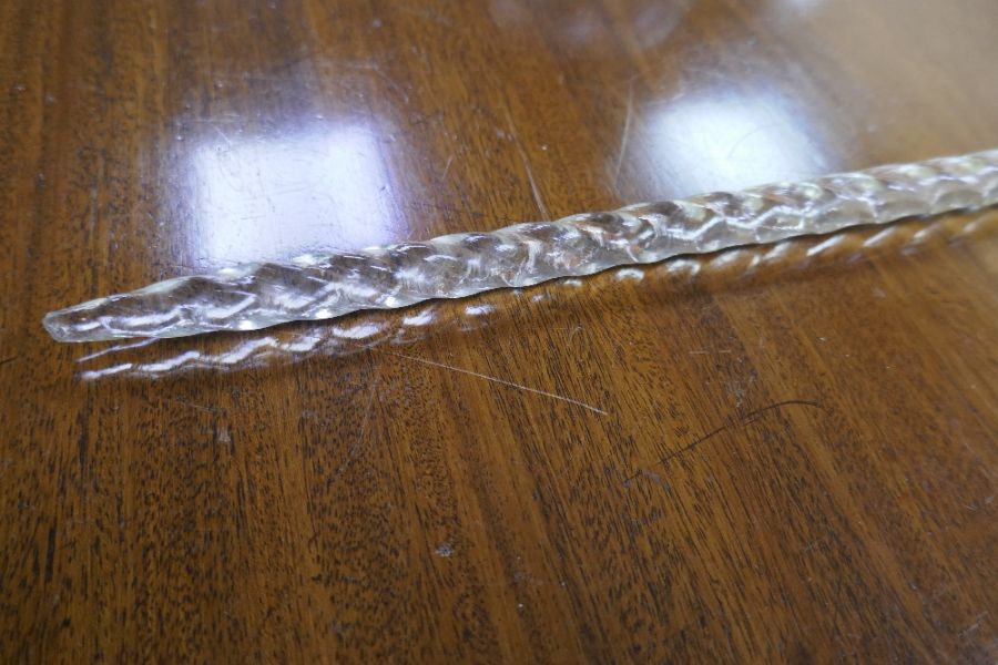 A glass walking stick having twisted decoration - Image 3 of 3