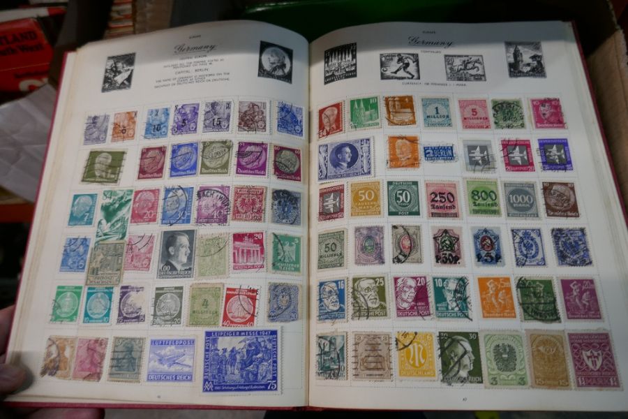 Box of World Stamps covers on pages and loose examples - Image 4 of 5