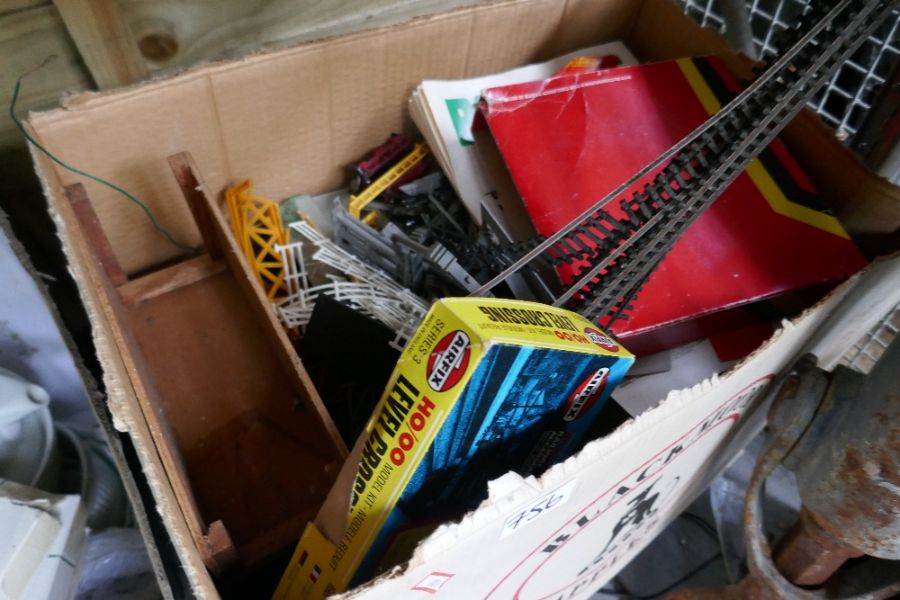 Large box containing tea and dinnerware and box of vintage railway accessories and track, blinds, cu - Image 2 of 3