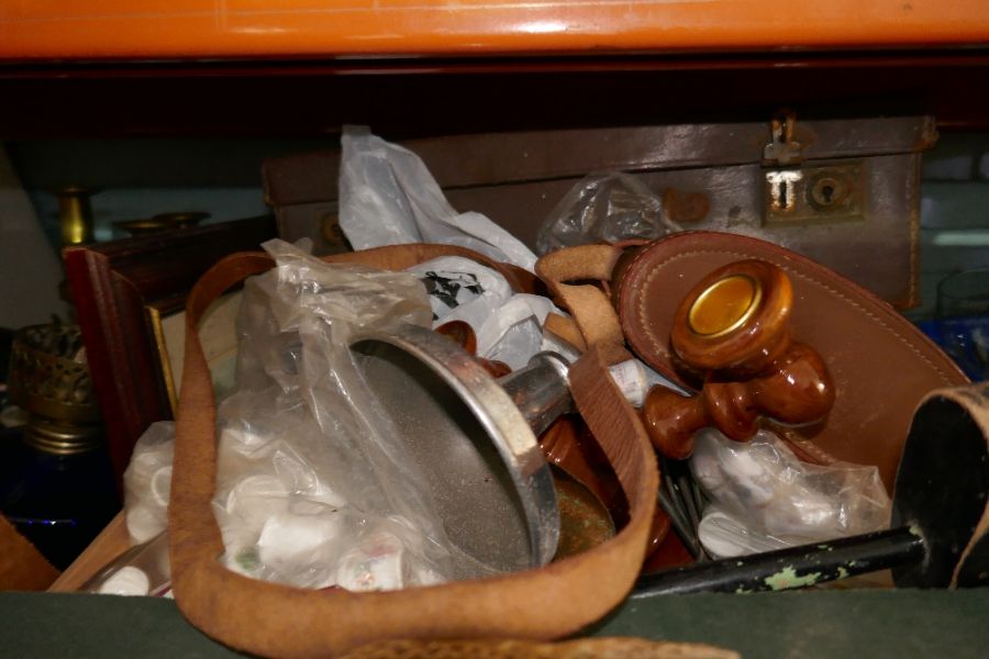 Two trays of sundry including brassware - Image 8 of 8