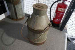 Old milk churn (m)