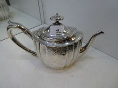 An exceptional Georgian silver teapot of superb quality. With decorative engraved design and border.