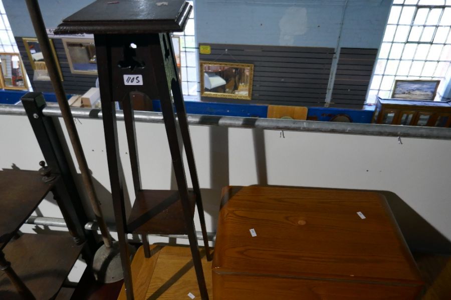 A modern oak TV unit and two other items - Image 8 of 8