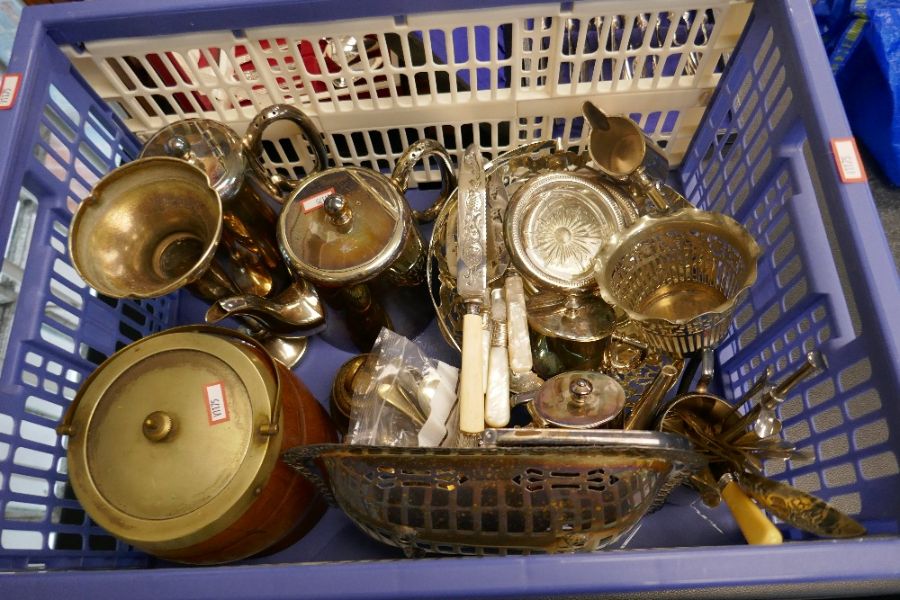 A large quantity of vintage silver plate and various boxes silver plated cutlery - Image 2 of 12