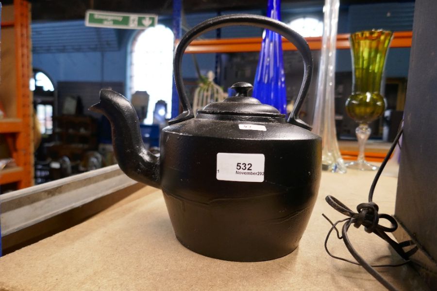 Cast iron kettle - Image 4 of 4