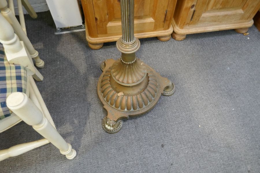 Decorative antique copper and brass standard lamp, converted oil lamp - Image 3 of 4