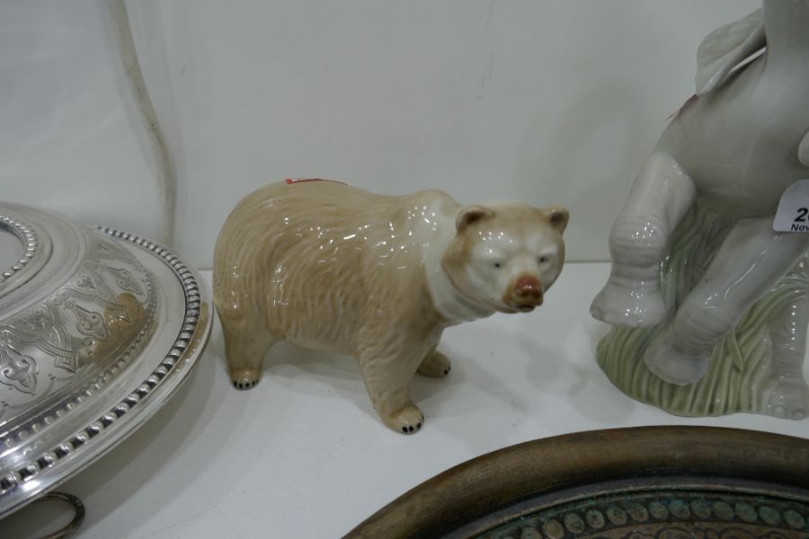 A Spanish porcelain figure depicting an Elephant stamped 'Gama' plus a figure of a Polar Bear - Image 7 of 7