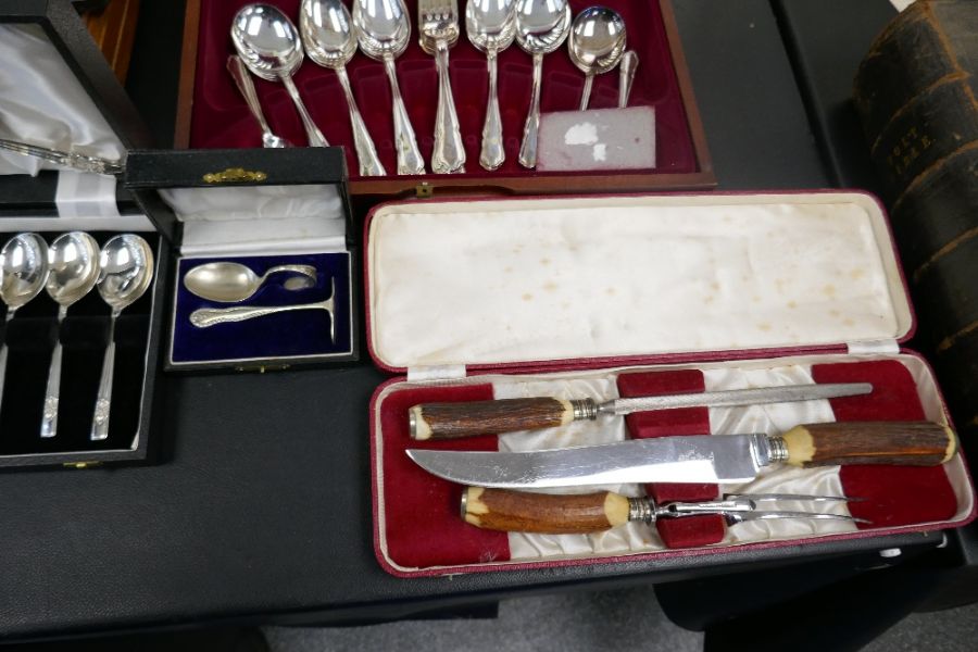 A large quantity of vintage silver plate and various boxes silver plated cutlery - Image 12 of 12