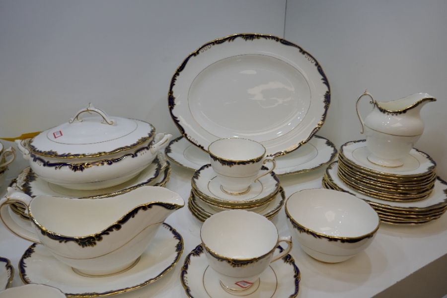 A collection of Spode china to include coffee cups, saucers, tea cups and cake plate etc, 'Lancaster - Image 10 of 12