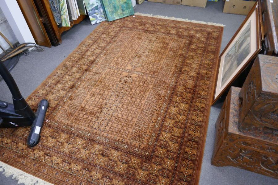 Large Middle Eastern style burnt orange geometric design carpet, 300cm x 200cm - Image 3 of 5