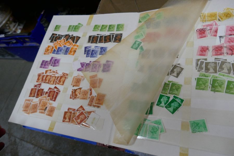 Box of mixed World stamps in album packets and loose - Image 8 of 16