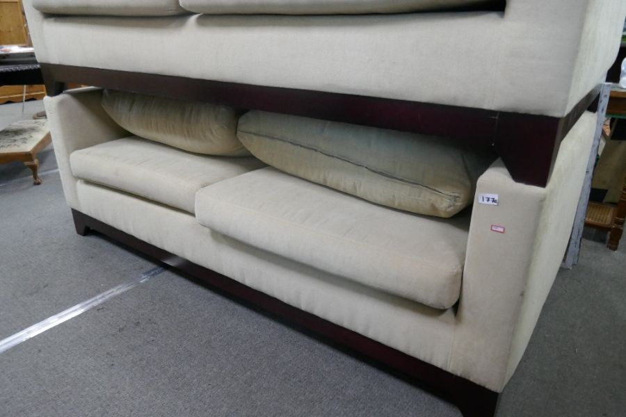 A modern 2 seat sofa upholstered in cream fabric - Image 3 of 5