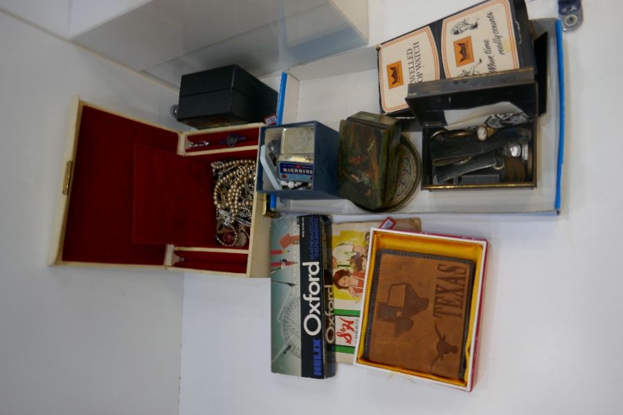 Collection of collectables including costume jewellery, small money tin, pen knives, etc - Image 2 of 4