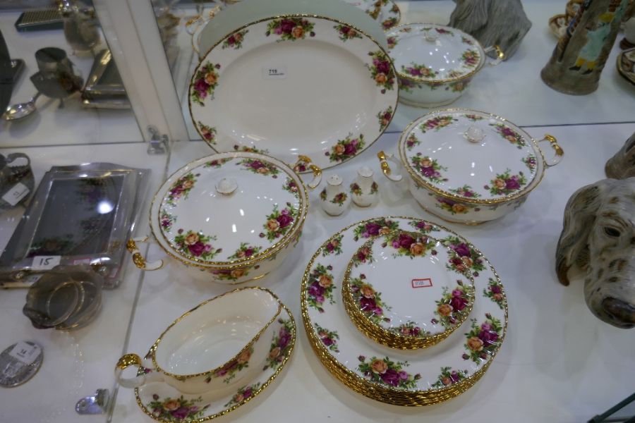 Collection of approx. 20 pieces of Royal Albert 'Old Country Roses' dinner ware, the tureens are sec