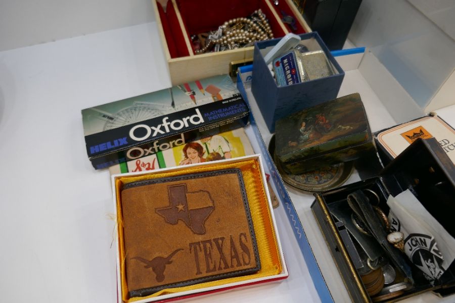 Collection of collectables including costume jewellery, small money tin, pen knives, etc - Image 4 of 4