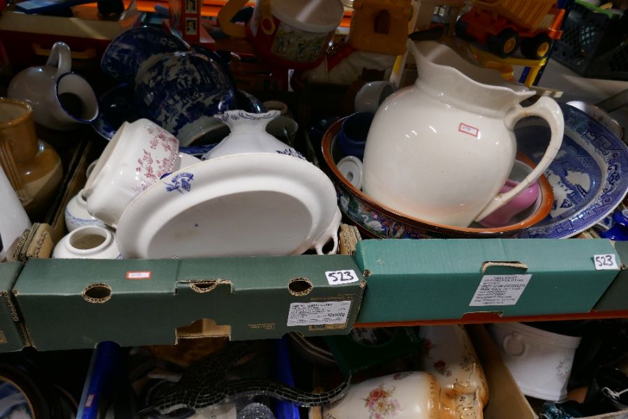 Four boxes of mixed China and collectables to include basin, jugs, stone etc - Bild 2 aus 5