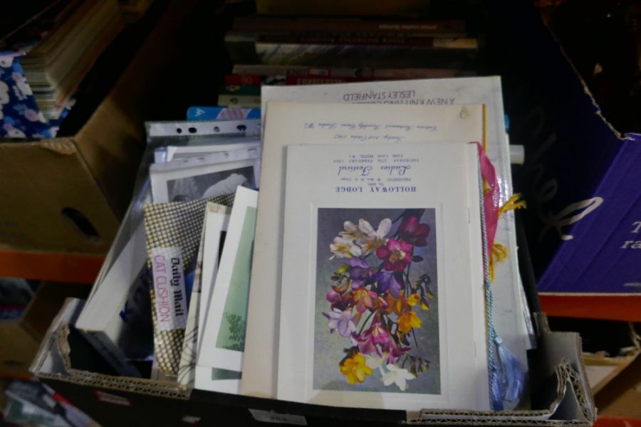 Two boxes of knitting patterns and books relating to the same - Image 9 of 11