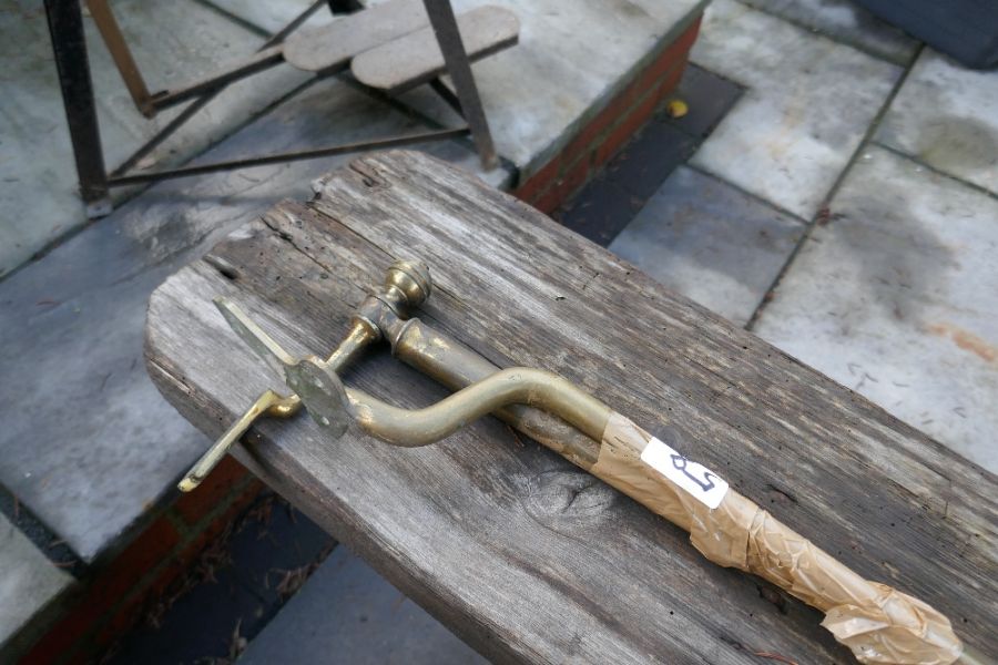 Antique foot peddled jig saw and brass curtain pole - Bild 2 aus 5