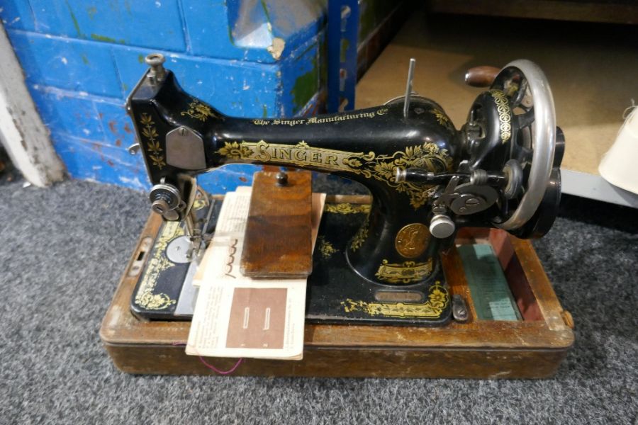 Vintage Singer sewing machine - Bild 3 aus 3