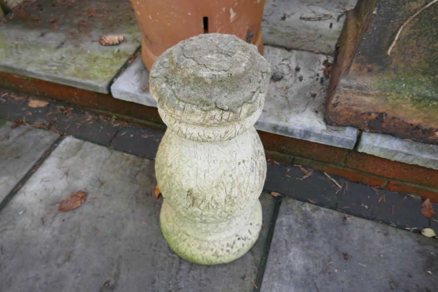 Four various terracotta chimney pots - Image 2 of 4