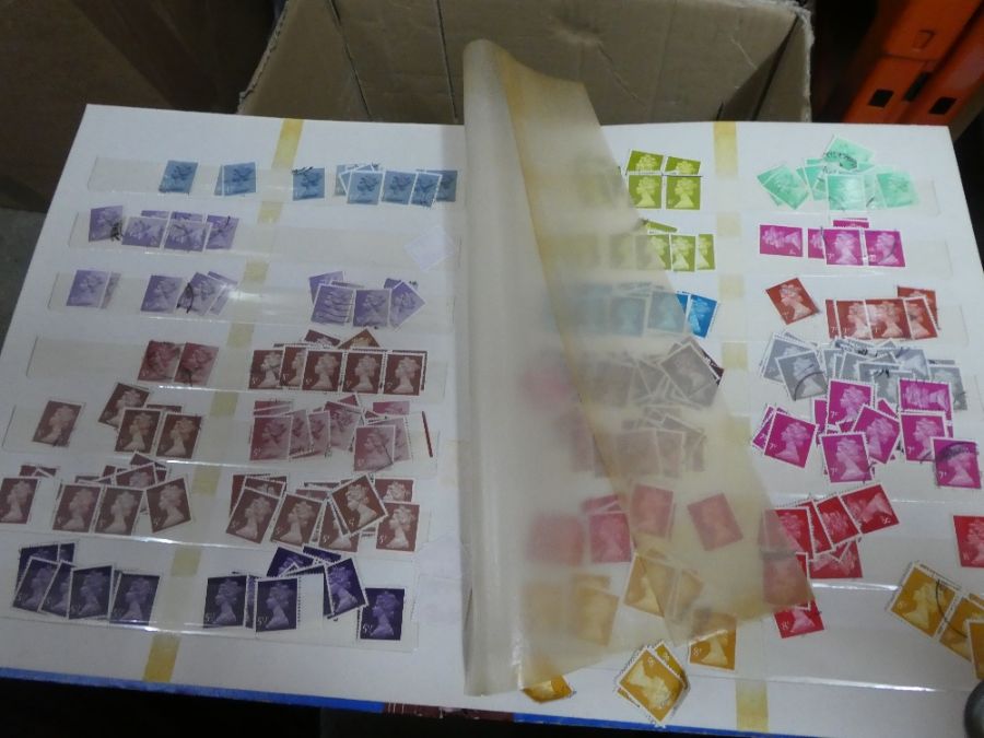 Box of mixed World stamps in album packets and loose - Image 2 of 16