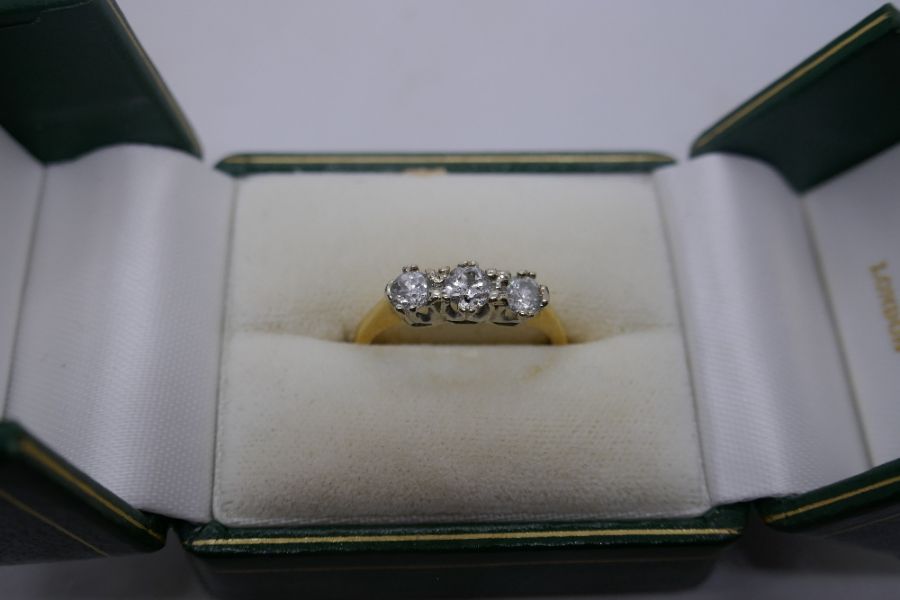 18ct yellow gold diamond trilogy ring, approx 0.5 carat combined, size O/P, marked 750, approx 3.4g - Image 5 of 8