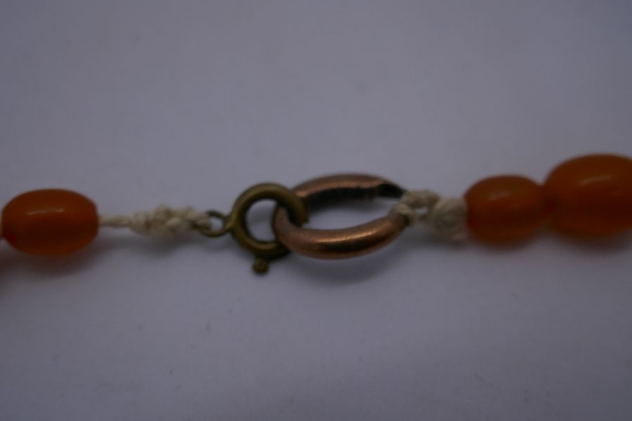 String of graduated butterscotch possibly amber beads - Image 2 of 4