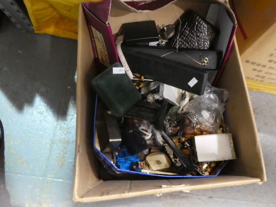 Box of mixed costume jewellery - Image 2 of 3