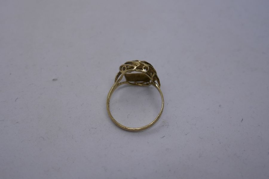 Unusual 9ct yellow gold dress ring in the form of a flower head, size O, marked 375, 2.2g approx - Image 5 of 6