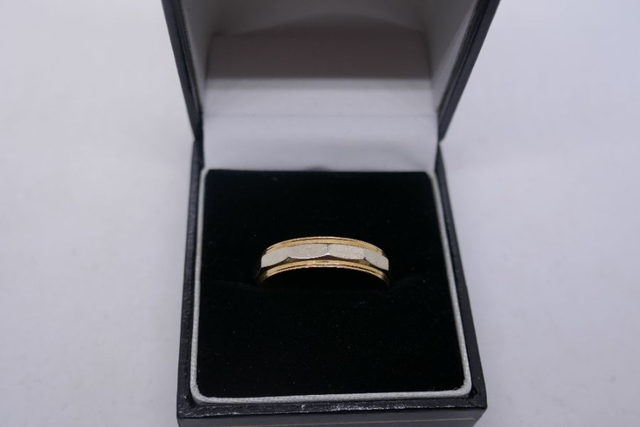 Gold two tone wedding band, marks worn, size U, approx 3.5g - Image 3 of 6