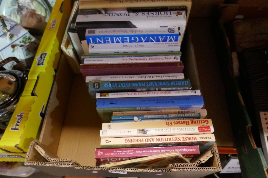 Box of books relating to horses etc - Image 3 of 3