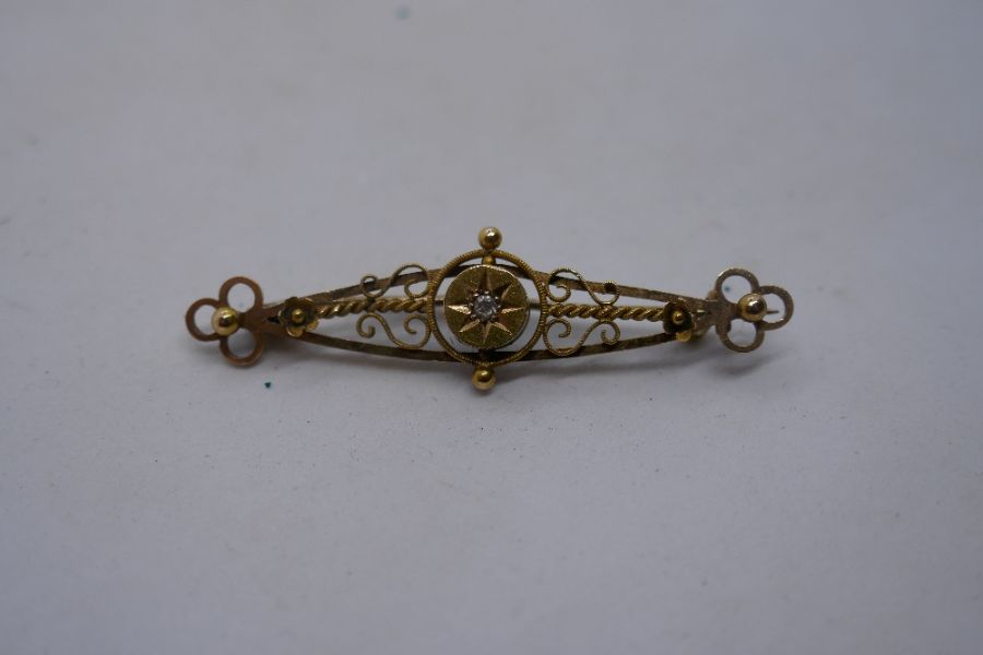 15ct yellow gold Victorian set with a central diamond, marked 15ct, 4.5cm, 2.7g approx - Image 8 of 8