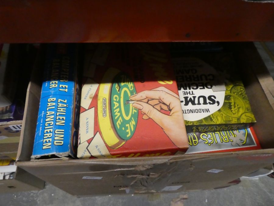 Four boxes of vintage games, jig saws etc - Image 4 of 6