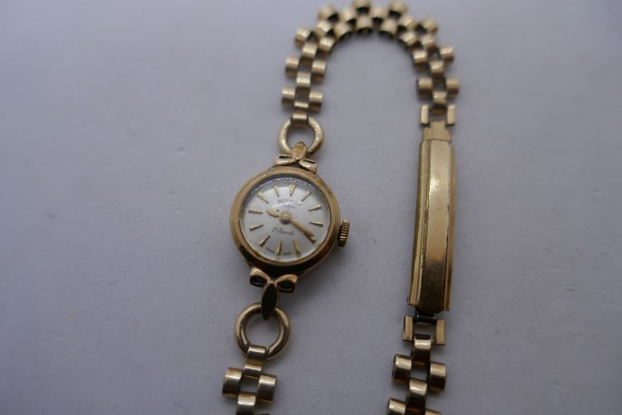 Vintage 9ct yellow gold Rotary watch, case marked 375, on a yellow metal strap and rolled gold clasp - Image 2 of 3