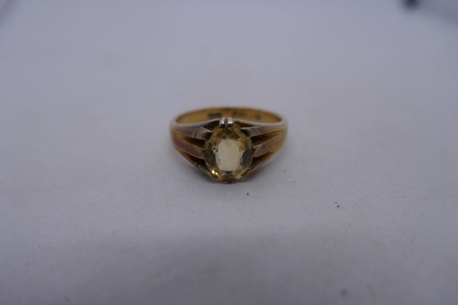 Gents 18ct yellow gold set with faceted yellow stone, possibly citrine, marked 18, approx 8.4g size