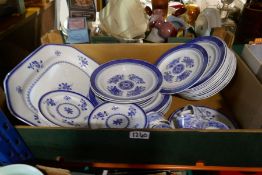 Quantity of Spode blue and white dinner and tea ware to include ‘Spodes Fitzhugh’ and ‘Spodes Gloust