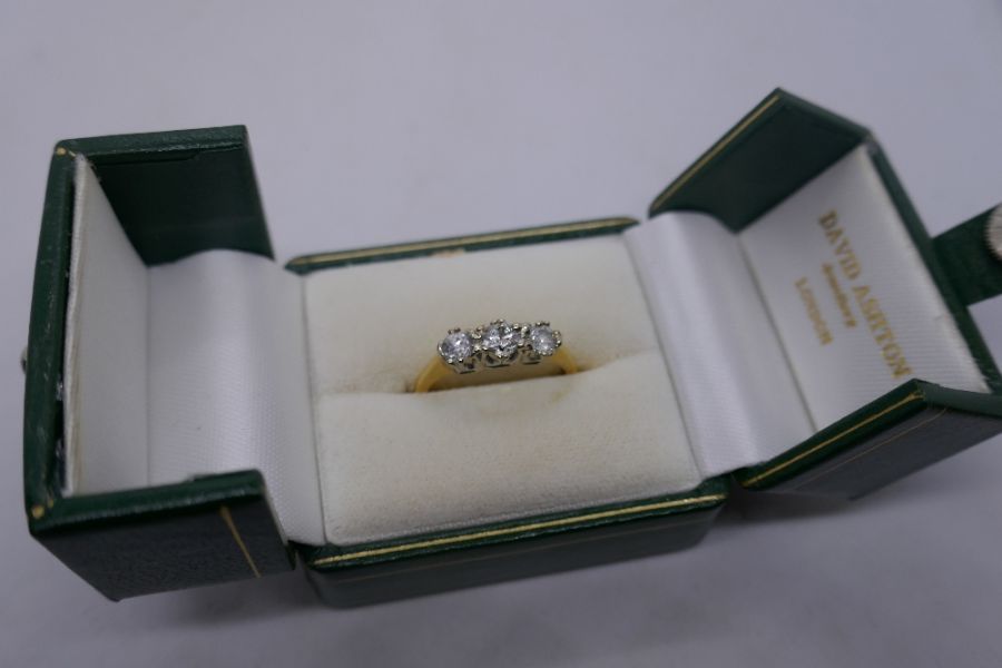 18ct yellow gold diamond trilogy ring, approx 0.5 carat combined, size O/P, marked 750, approx 3.4g - Image 6 of 8