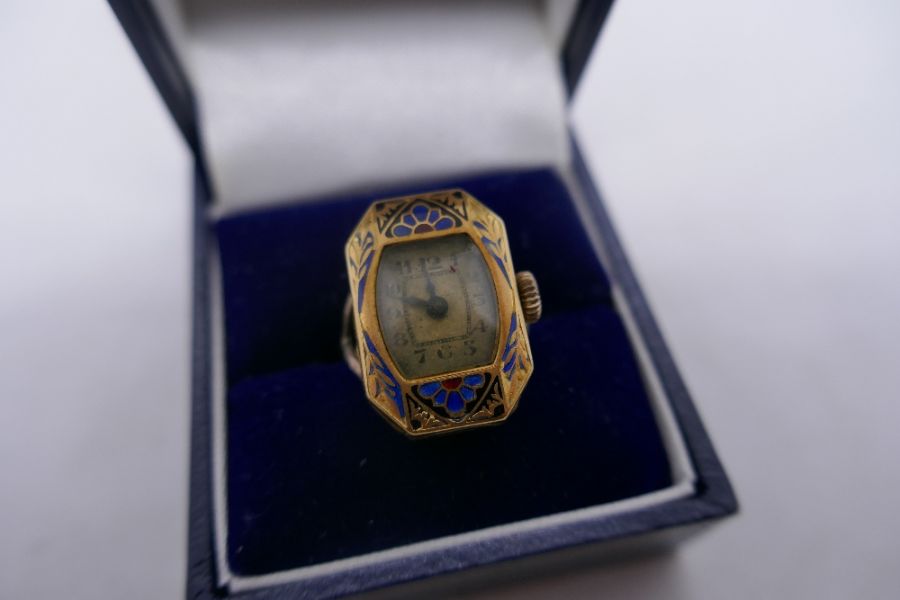 Unusual 9ct yellow gold ring mounted with an 18ct yellow gold and enamelled watch, marked .75, 18. 6 - Image 2 of 5