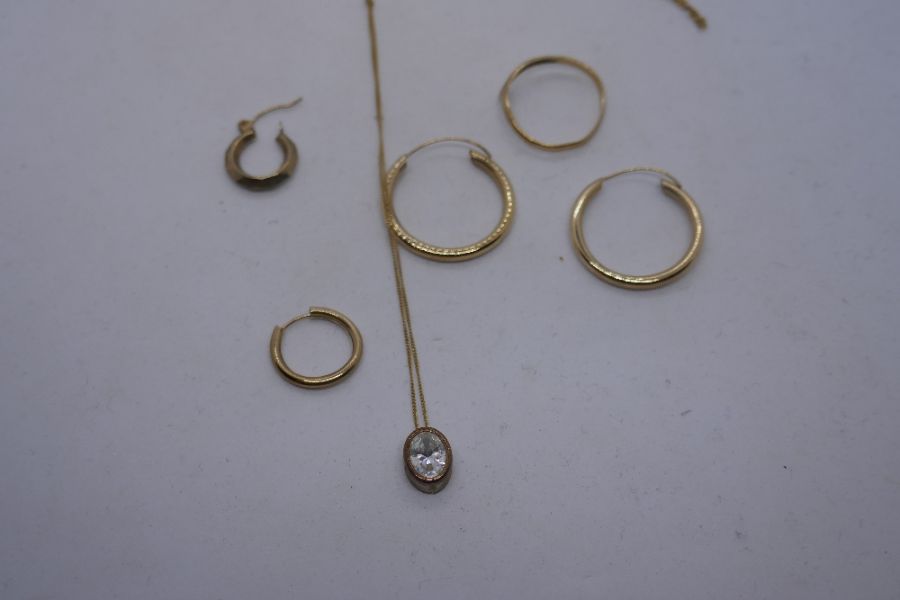 9ct gold to include pair of hoop earrings, wishbone ring, chain, etc, 3.8g approx - Image 3 of 6