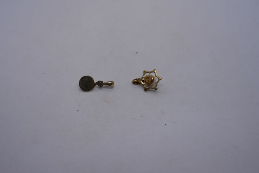 Two 9ct gold pendants, one set with a diamond chip and pearl and the other a single pearl, both mark - Image 2 of 6