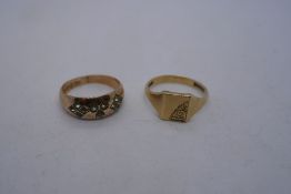 9ct yellow gold signet ring with floral decorated panel, together with a 9ct yellow gold ring set wi