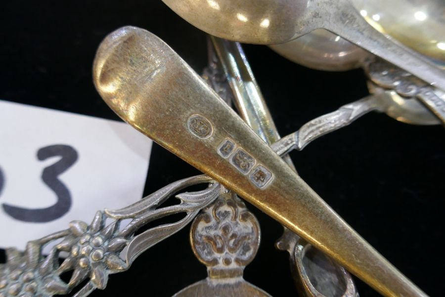 A set of six silver handled knives, cased Yates Brothers, Sheffield 1927, and various silver spoons - Image 4 of 7