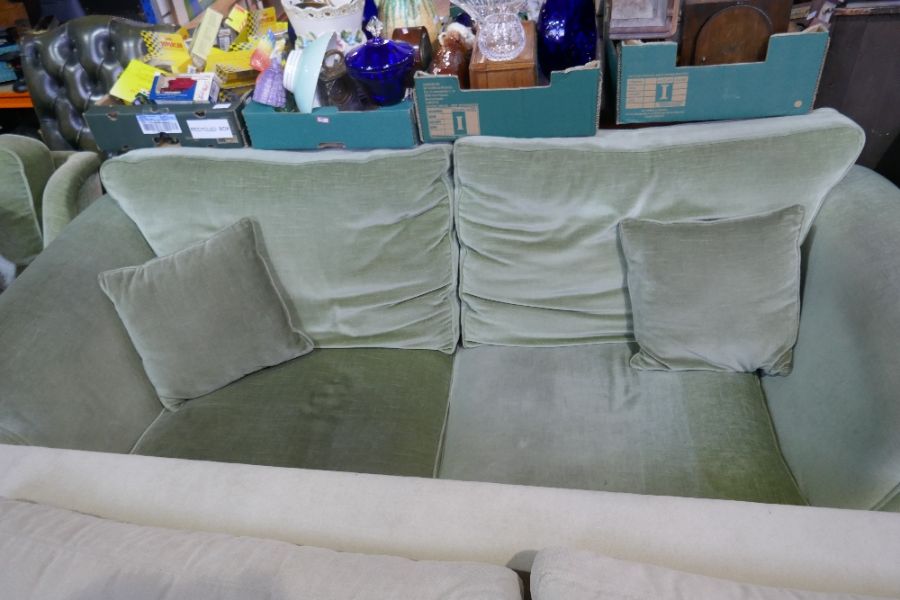 Vintage green velvet settee with a pair of similar armchairs - Image 2 of 3