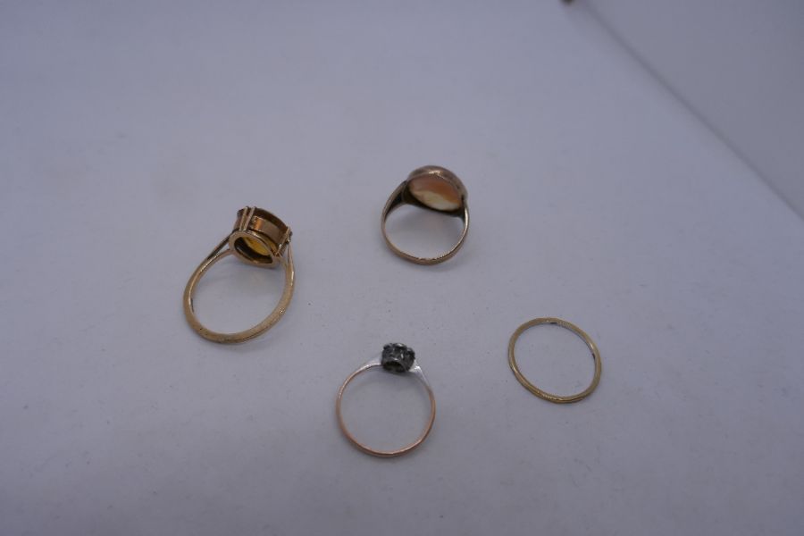 Four 9ct gold dress rings, to include citrine and hardstone example, various sizes, 9.6g approx - Image 3 of 6