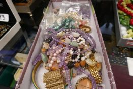 Tray of mixed hardstone necklaces, including amethyst, pearl, malachite, etc